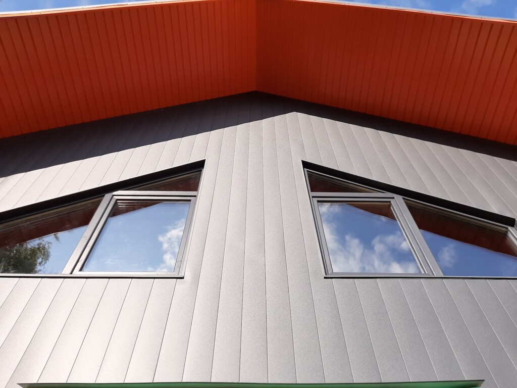 imagedatagalleryfasadmetallicheskii_saidingvertikalsaiding_metall_vertikal_drap_7024_01.jpg